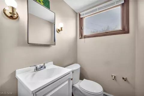 547 E 208th St, Euclid, OH 44119 photo 27