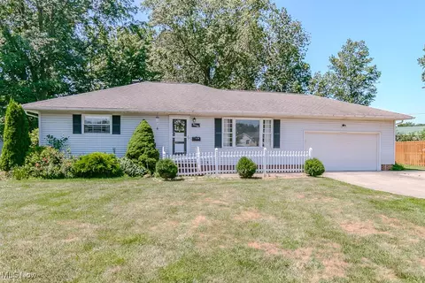 30104 Gebhart Pl, Willowick, OH 44095