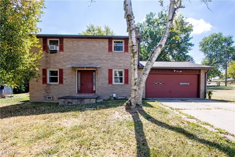 207 Valley View Dr, Wooster, OH 44691