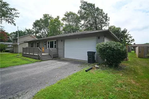 3911 Nottingham Ave, Youngstown, OH 44511