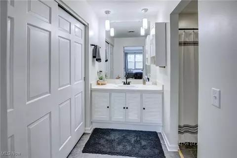 Bath - 623 Beech St, Oberlin, OH 44074 photo 2 of 5