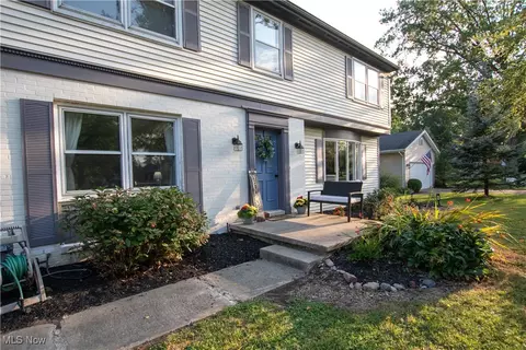 Exterior - 623 Beech St, Oberlin, OH 44074 photo 2 of 5