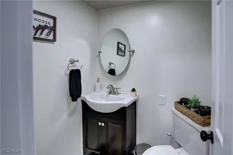 Bath - 623 Beech St, Oberlin, OH 44074 photo 1 of 5