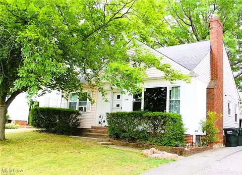 11100 Wallingford Ave, Garfield Heights, OH 44125