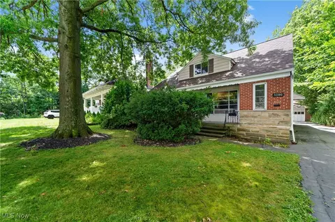 1386 Argonne Rd, South Euclid, OH 44121