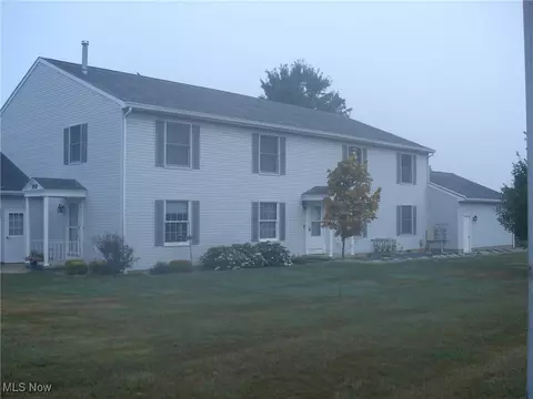 604 Heritage Sq, Jefferson, OH 44047