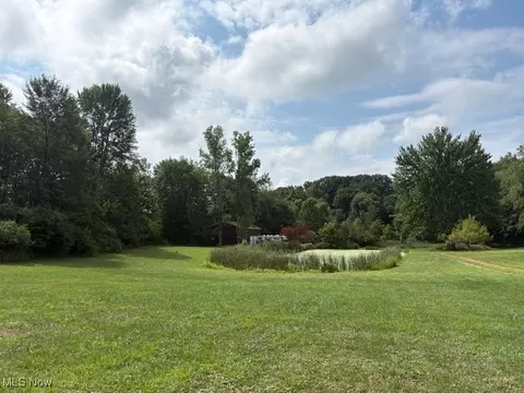 2268 Swartz Rd, Mogadore, OH 44260