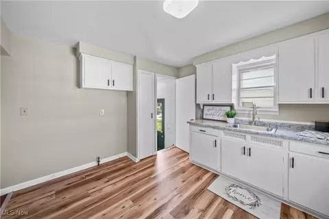 14213 Kennerdown Ave, Maple Heights, OH 44137 photo 6