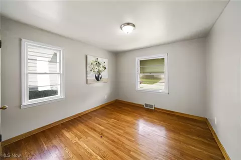 14213 Kennerdown Ave, Maple Heights, OH 44137 photo 9