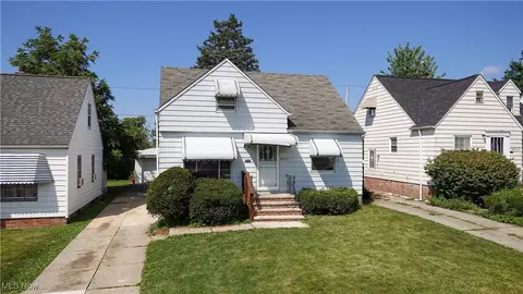 14213 Kennerdown Ave, Maple Heights, OH 44137 photo 2