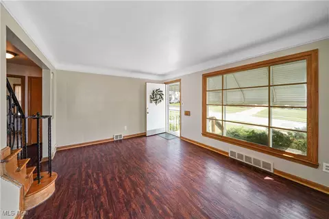 14213 Kennerdown Ave, Maple Heights, OH 44137 photo 3