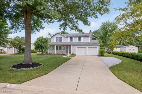 4517 Honeysuckle Dr, North Canton, OH 44720