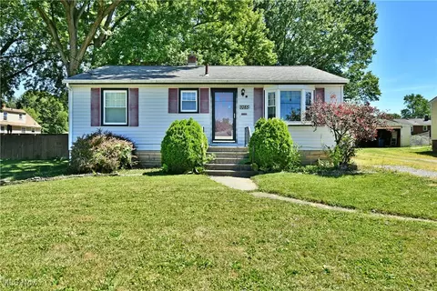 1085 North Ave, Girard, OH 44420