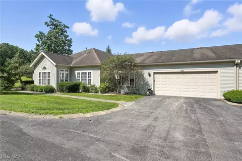 214 Wilcox Rd, Austintown, OH 44515