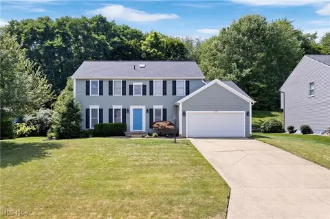 7573 Barchester Ave NW, North Canton, OH 44720