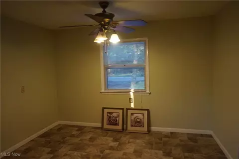 1037 Elk Dr, Ashtabula, OH 44004 photo 9
