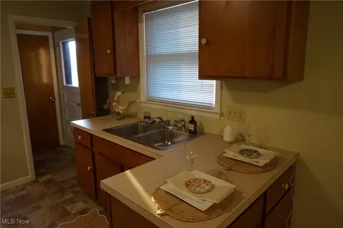 1037 Elk Dr, Ashtabula, OH 44004 photo 7