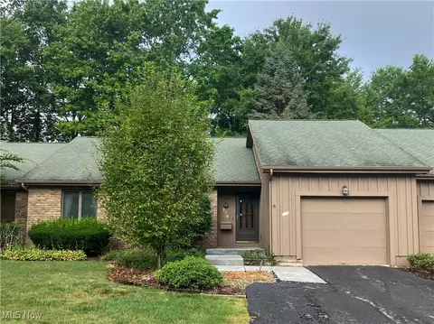 130 Topaz Trl, Cortland, OH 44410