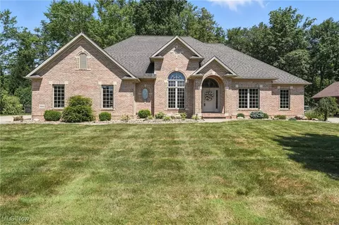 3840 Villa Rosa Dr, Canfield, OH 44406
