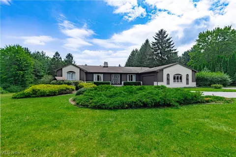 18781 Thorpe Rd, Chagrin Falls, OH 44023