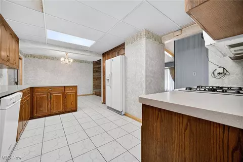 Kitchen - 100 E Decker Dr, Seven Hills, OH 44131 photo 3 of 3