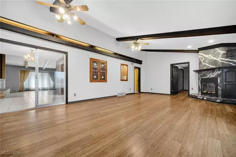 Living - 100 E Decker Dr, Seven Hills, OH 44131 photo 2 of 5