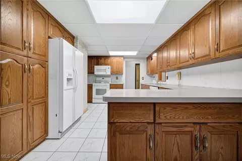 Kitchen - 100 E Decker Dr, Seven Hills, OH 44131 photo 1 of 3