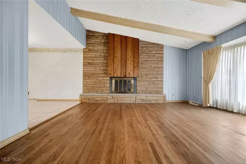 Living - 100 E Decker Dr, Seven Hills, OH 44131 photo 4 of 5