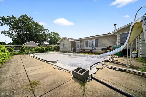 Exterior - 100 E Decker Dr, Seven Hills, OH 44131 photo 10 of 10