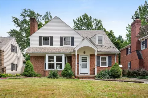 3683 Stoer Rd, Shaker Heights, OH 44122