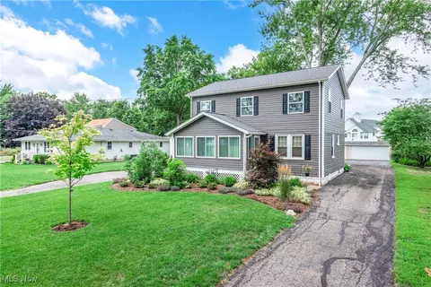 5730 Canterbury Rd, North Olmsted, OH 44070