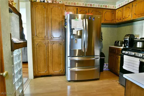 910 W 3rd St, Niles, OH 44446 photo 20