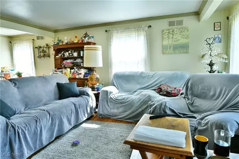 910 W 3rd St, Niles, OH 44446 photo 18
