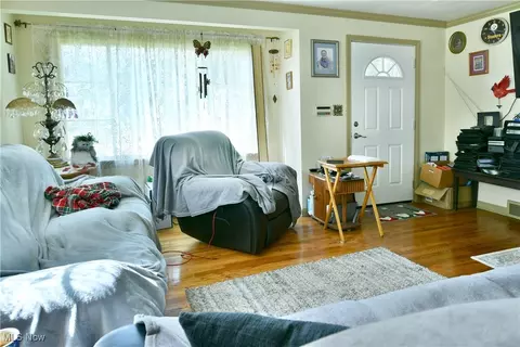 910 W 3rd St, Niles, OH 44446 photo 16