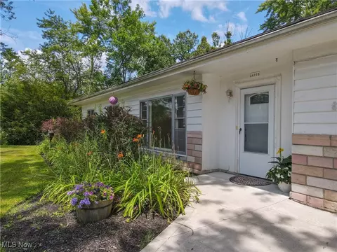 34775 Aurora Rd, Solon, OH 44139 photo 3