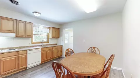 34775 Aurora Rd, Solon, OH 44139 photo 8