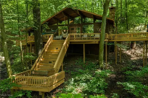 3570 Johnstown Rd NE, Dover, OH 44622