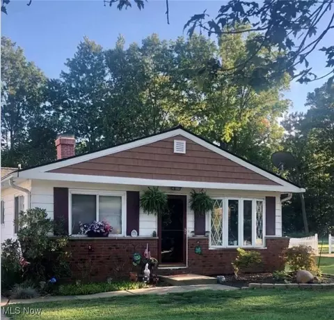 8136 Bellflower Rd, Mentor, OH 44060