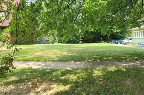 254 Storer Ave, Akron, OH 44302