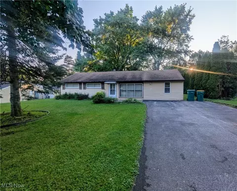 9884 Oakwood Dr, Twinsburg, OH 44087