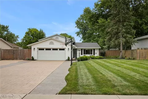 6351 Denise Dr, North Ridgeville, OH 44039