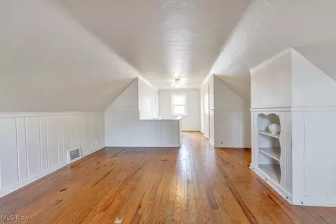 Bedroom - 615 E 266th St, Euclid, OH 44132 photo 3 of 4