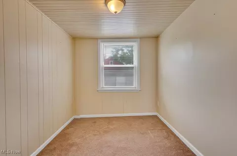 Bedroom - 615 E 266th St, Euclid, OH 44132 photo 4 of 4