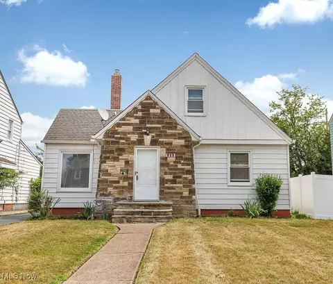 615 E 266th St, Euclid, OH 44132