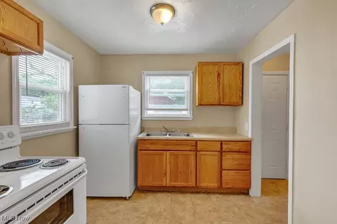 Kitchen - 615 E 266th St, Euclid, OH 44132 photo 1 of 1