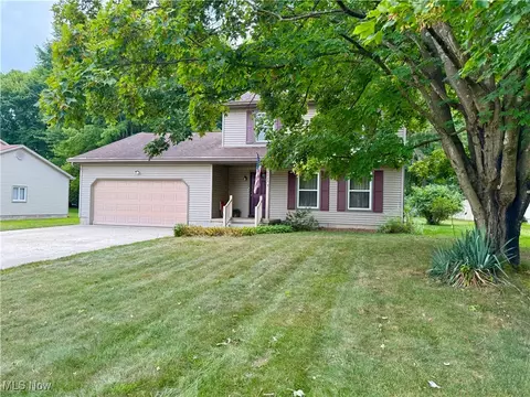 6925 Colleen Dr, Boardman, OH 44512 photo 2