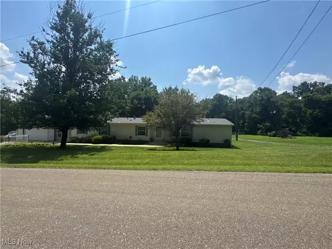 3264 Simpson Rd SE, Dennison, OH 44621 photo 2