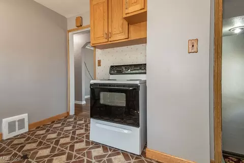 1709 Douglas Rd, Wickliffe, OH 44092 photo 15