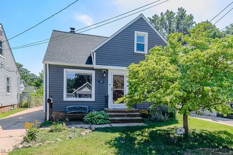 1709 Douglas Rd, Wickliffe, OH 44092