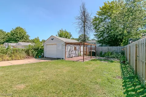 1709 Douglas Rd, Wickliffe, OH 44092 photo 34